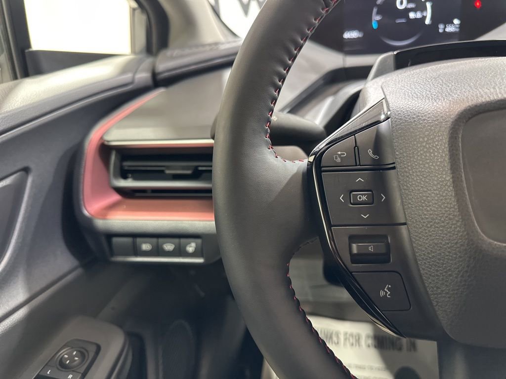 Used 2025 Toyota Prius Plug-In Hybrid image 29