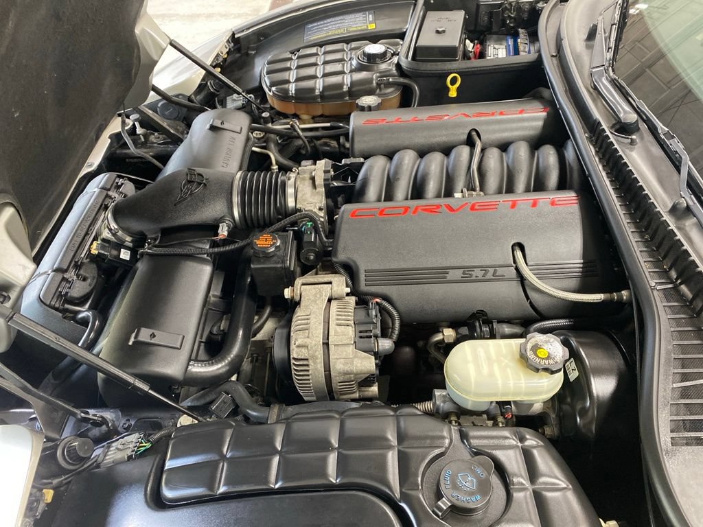 Used 2000 Chevrolet Corvette Convertible w/ Performance Handling Pkg RWD image 13
