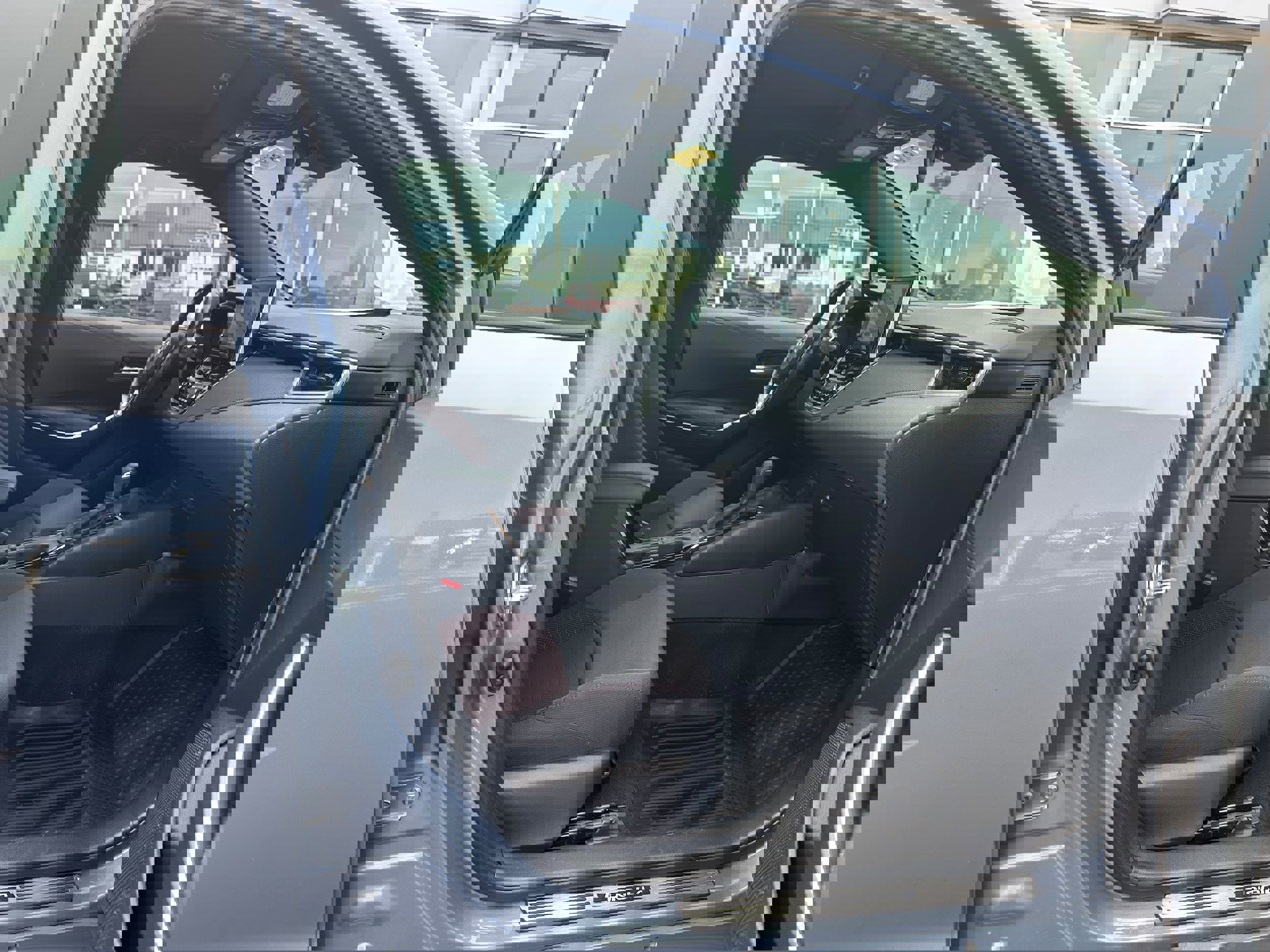 Used 2023 Toyota Corolla SE image 11