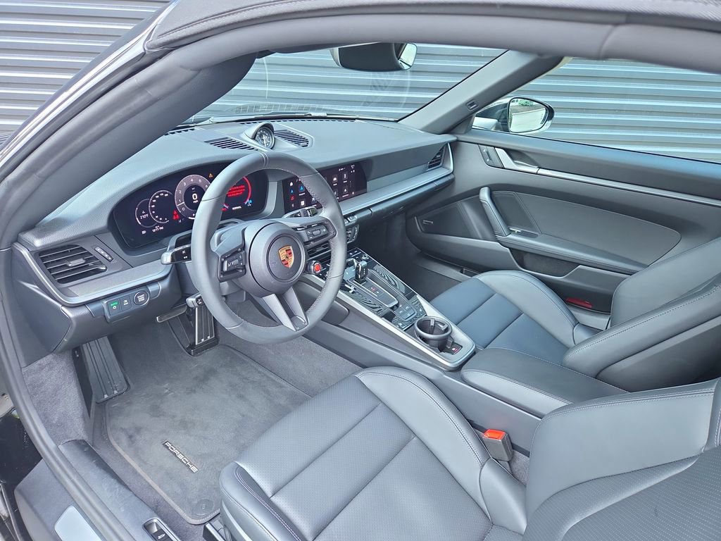 Certified 2025 Porsche 911 Carrera image 4