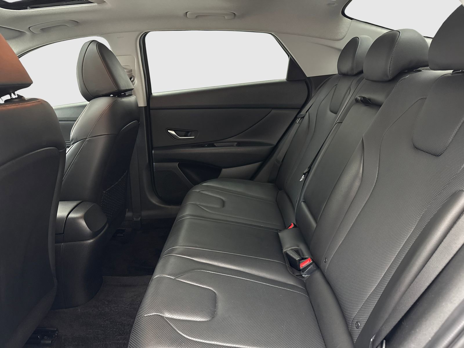 Used 2023 Hyundai Elantra Limited image 38