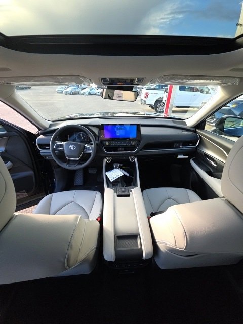 New 2026 Toyota Grand Highlander XLE image 6