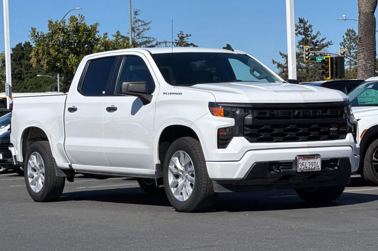 Used 2022 Chevrolet Silverado 1500 Custom image 2