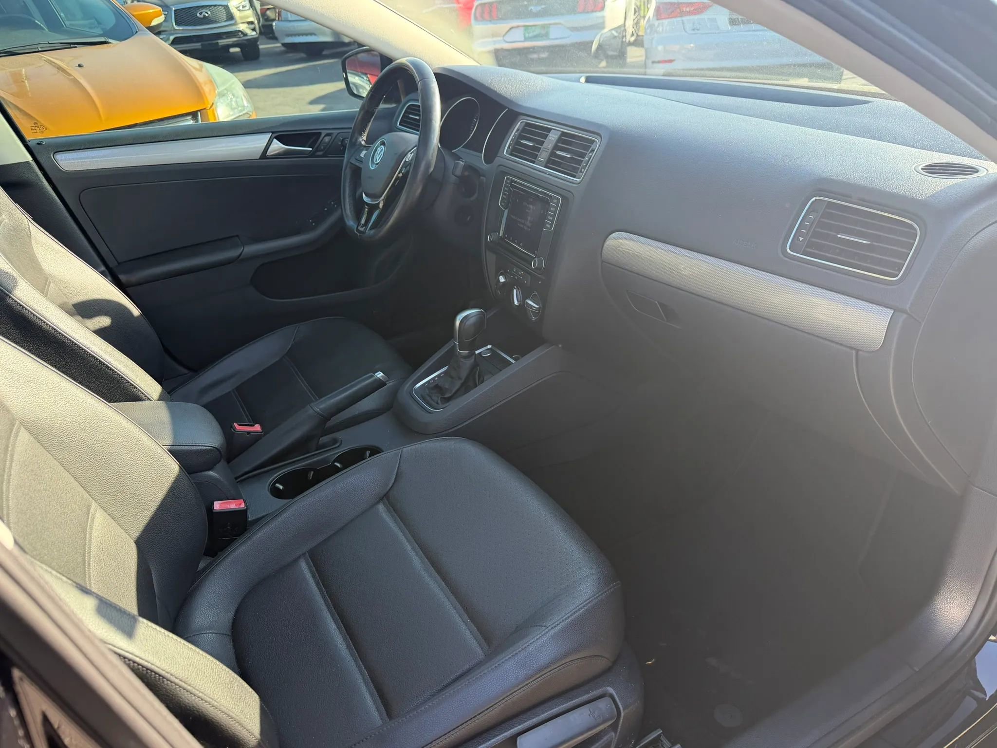 Used 2017 Volkswagen Jetta SE FWD image 9