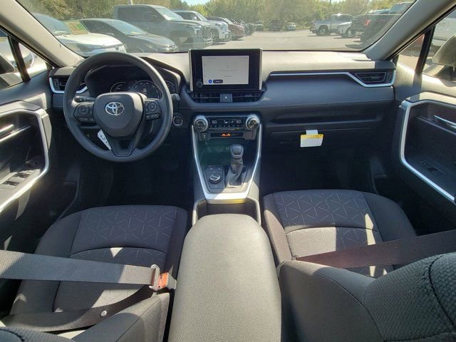 Used 2025 Toyota RAV4 XLE image 2