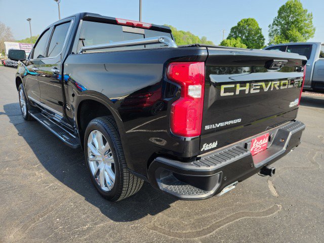 Used 2022 Chevrolet Silverado 1500 High Country w/ High Country Premium Package image 3