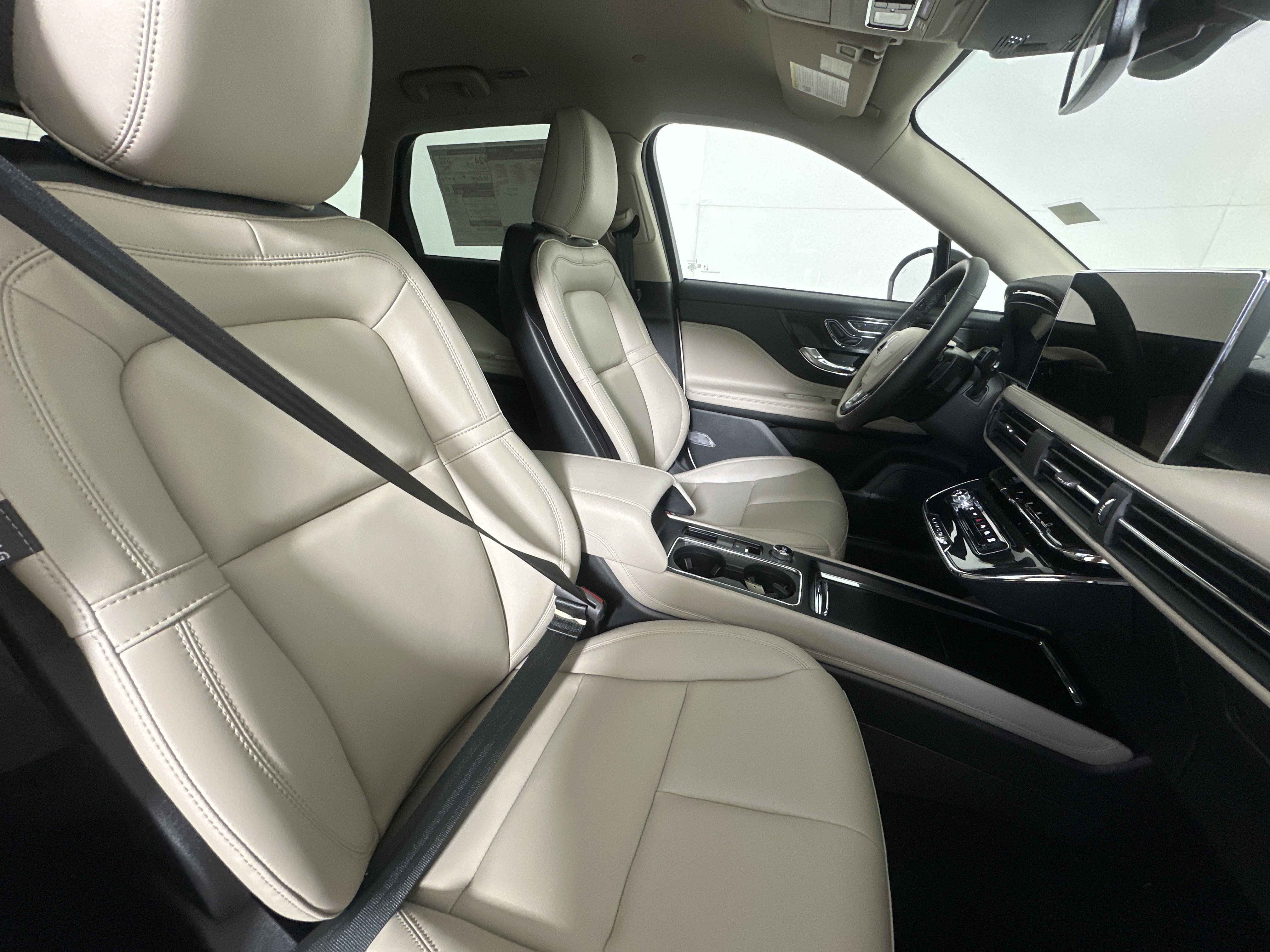 New 2025 Lincoln Corsair AWD image 23