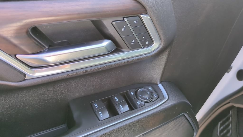 Used 2024 GMC Sierra 1500 SLT image 12