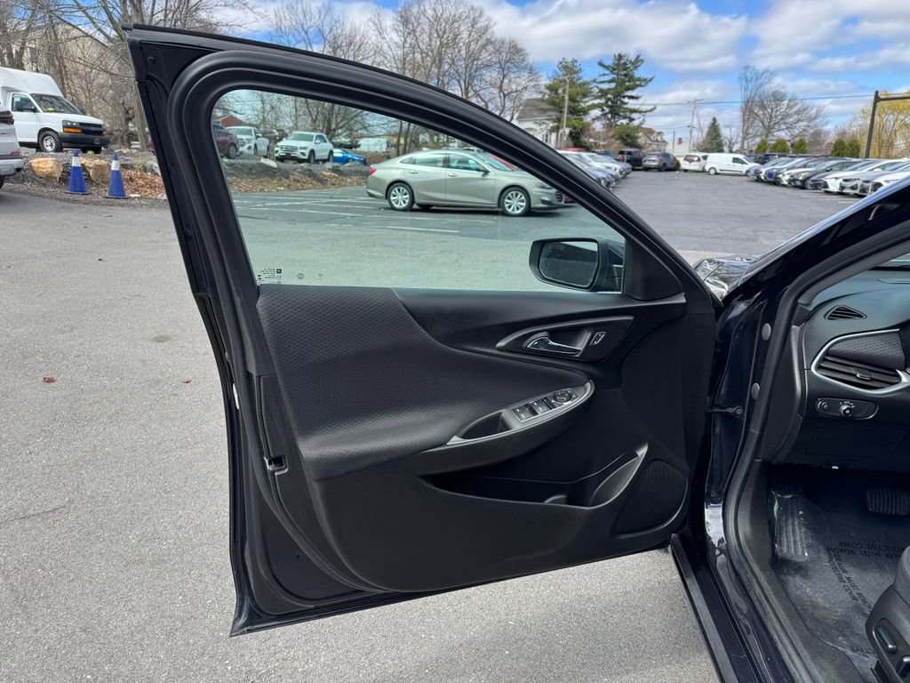 Used 2023 Chevrolet Malibu LT image 18