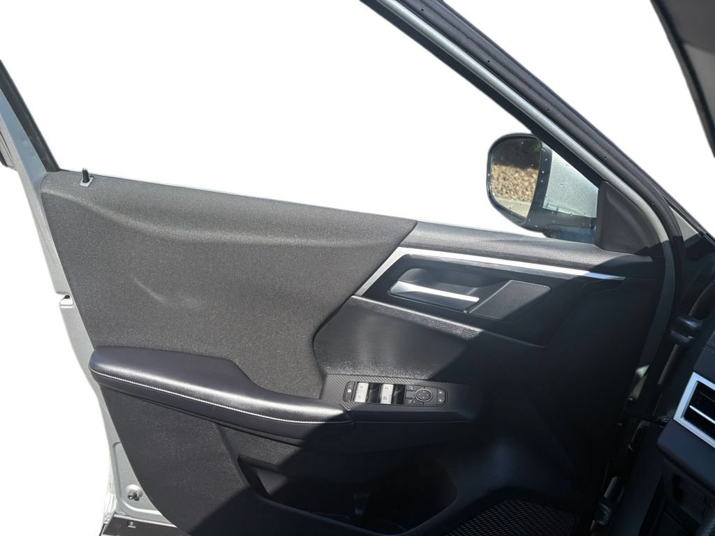 Used 2024 Mitsubishi Outlander ES FWD image 17