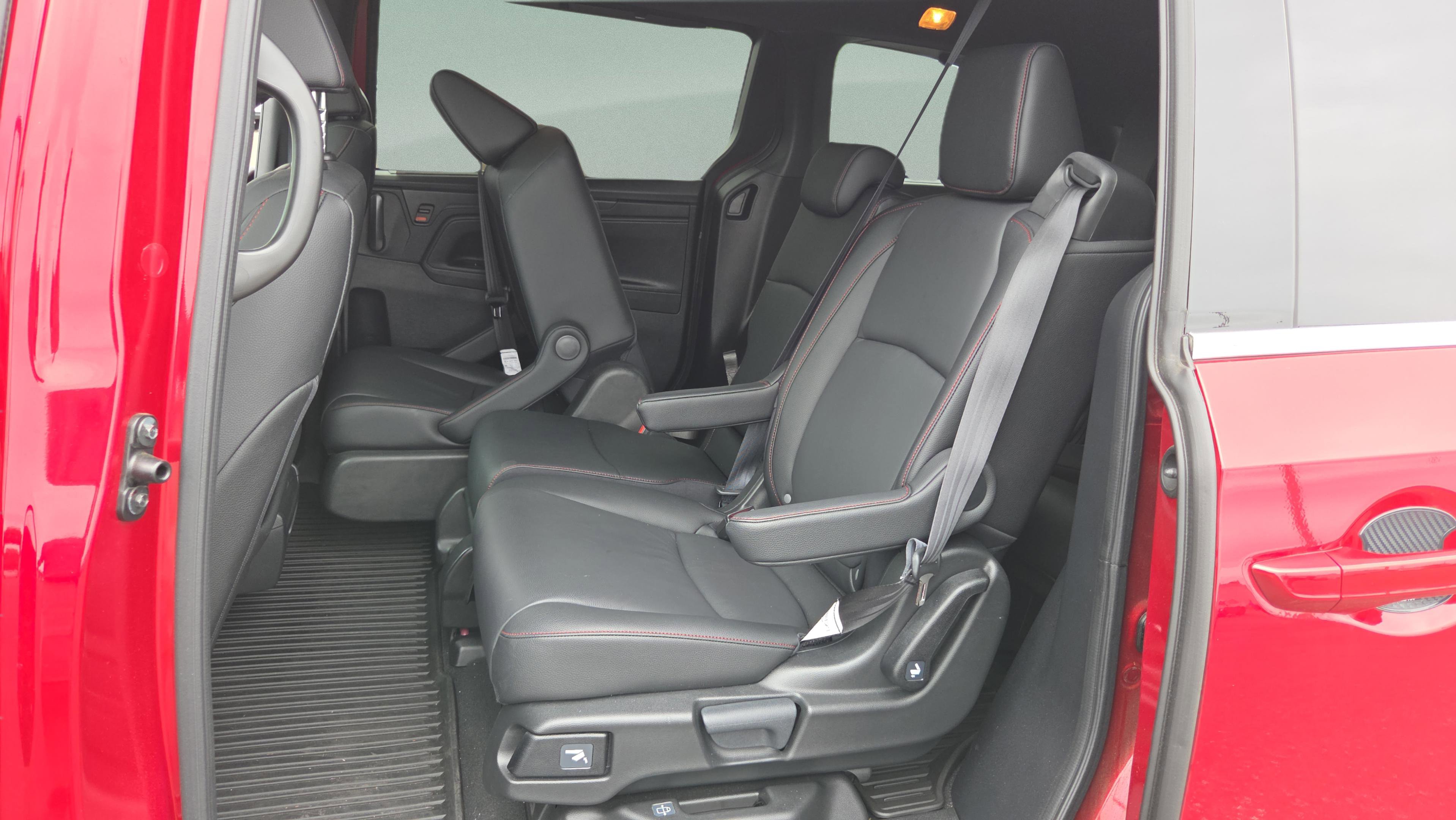 Used 2025 Honda Odyssey Sport-L image 11