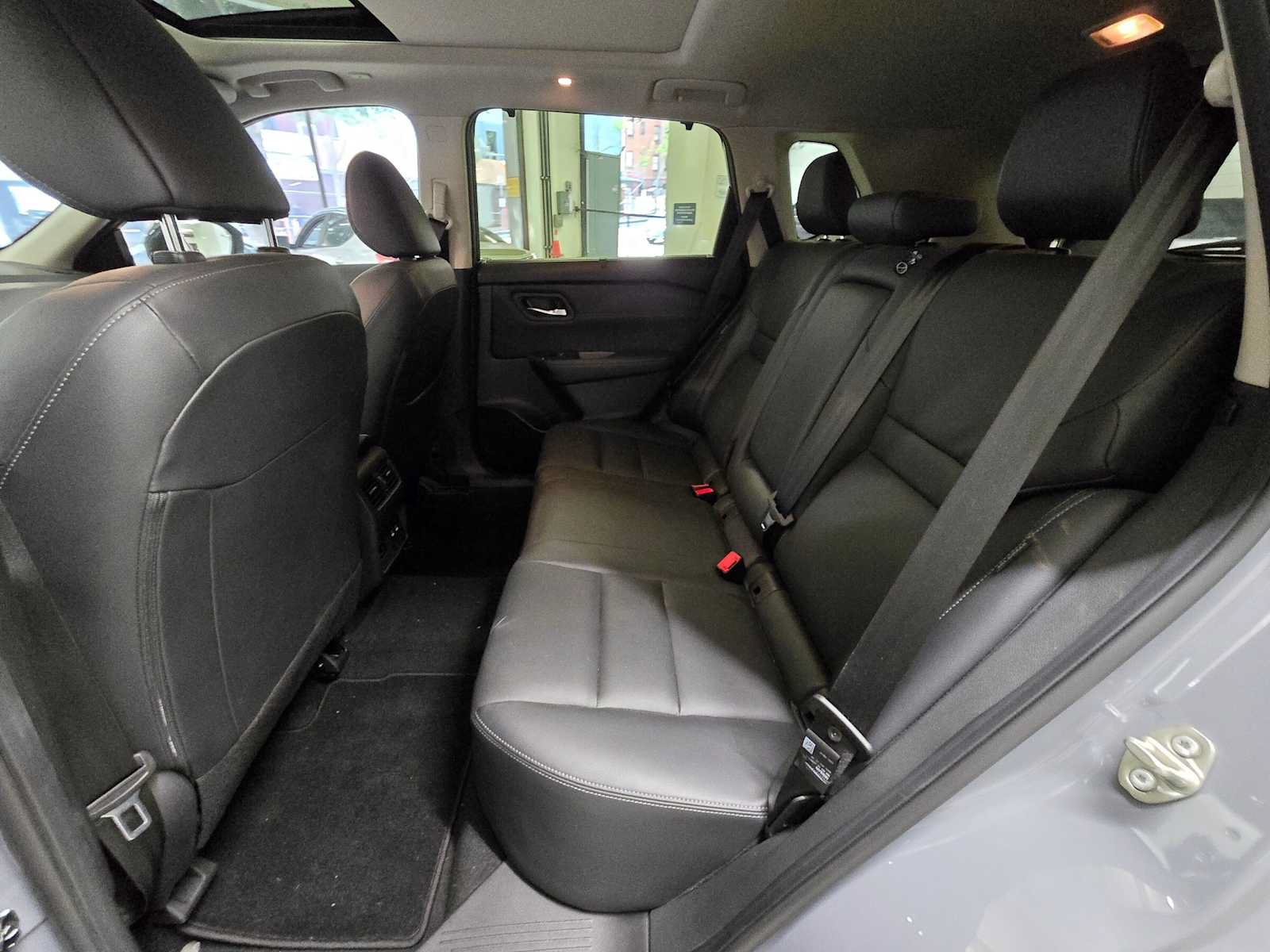 Used 2024 Nissan Rogue SL w/ SL Premium Package FWD image 15