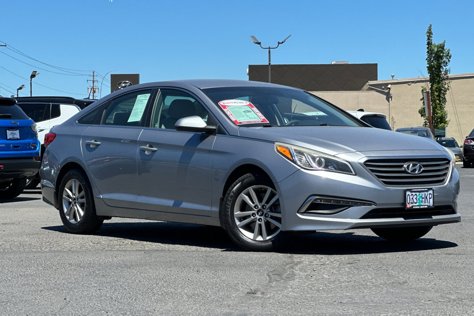 Used 2015 Hyundai Sonata SE w/ Option Group 09 FWD image 2