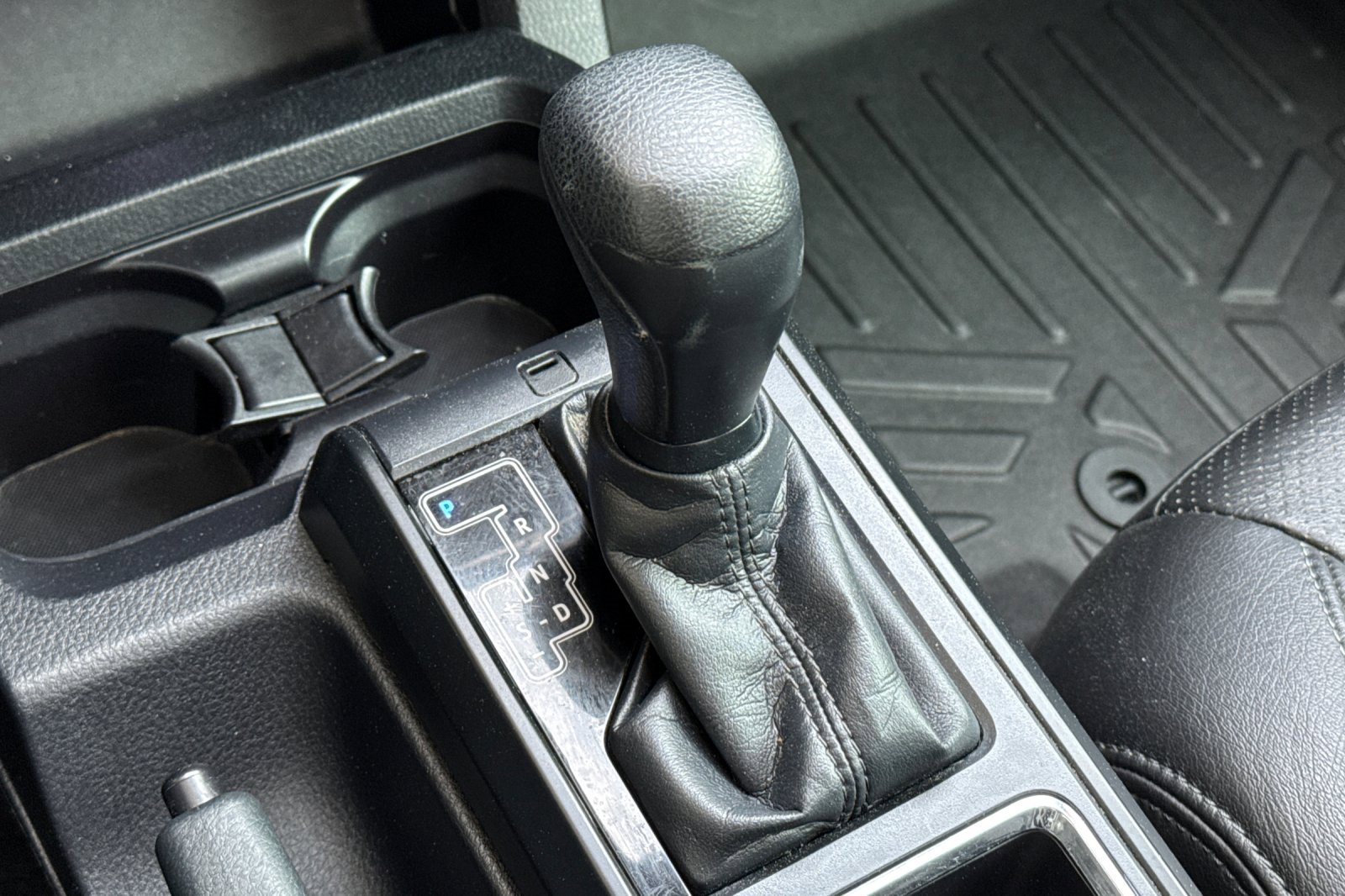 Used 2018 Toyota Tacoma SR image 25