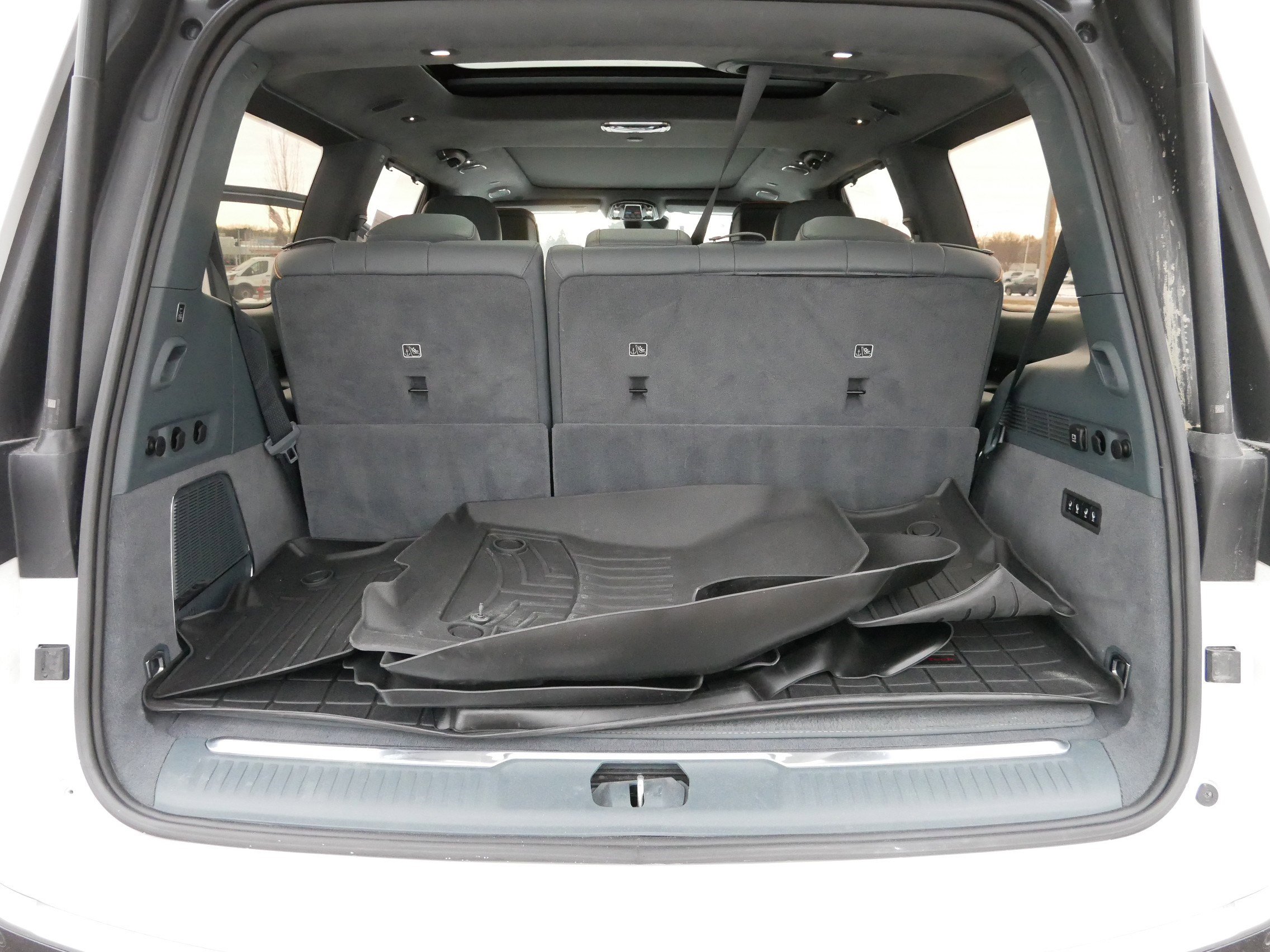 Used 2022 Jeep Grand Wagoneer Series III w/ Rear Seat Video Group 1 image 18