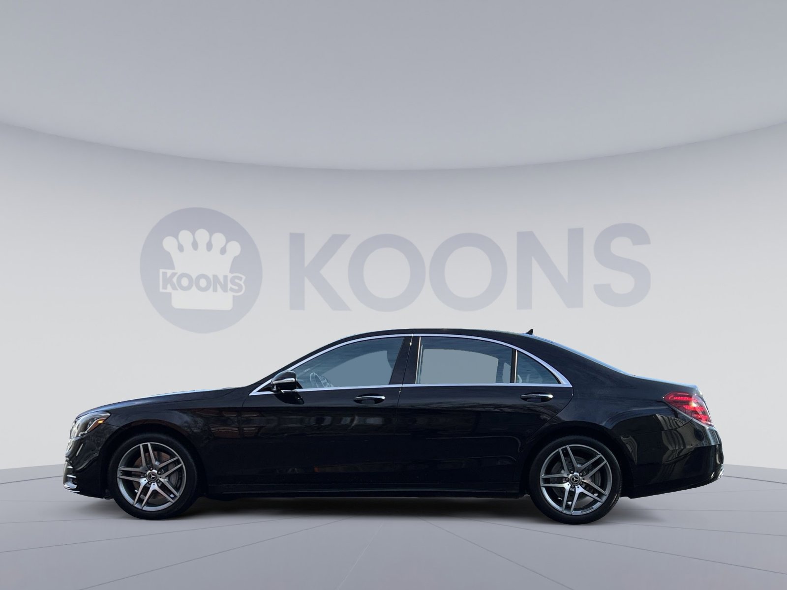 Used 2019 Mercedes-Benz S 560 4MATIC Sedan image 2