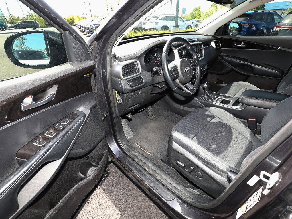 Used 2018 Kia Sorento LX FWD image 11