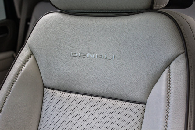 Certified 2023 GMC Yukon Denali AWD/4WD image 32