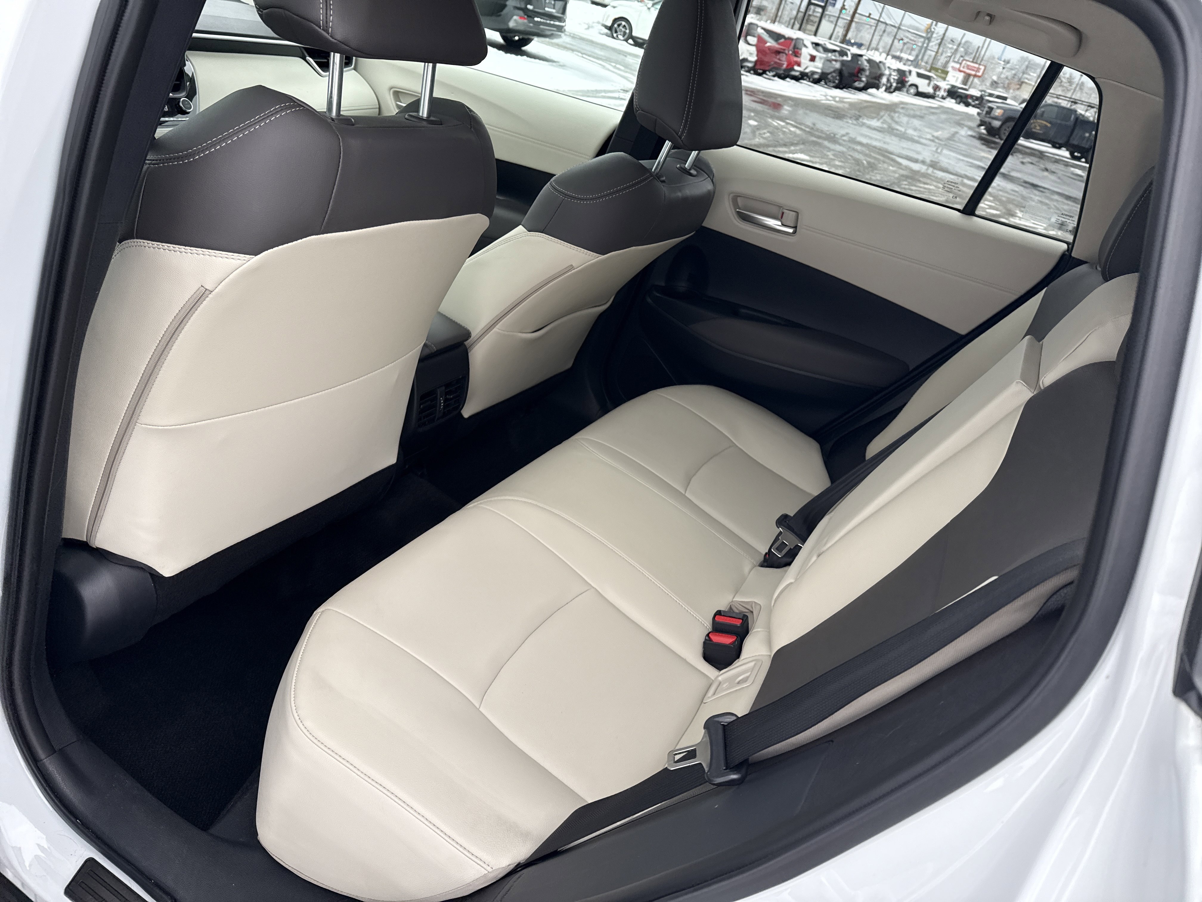 Used 2024 Toyota Corolla Cross XLE w/ Convenience Package image 18