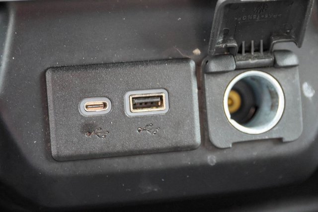 Used 2021 GMC Sierra 1500 AT4 image 24