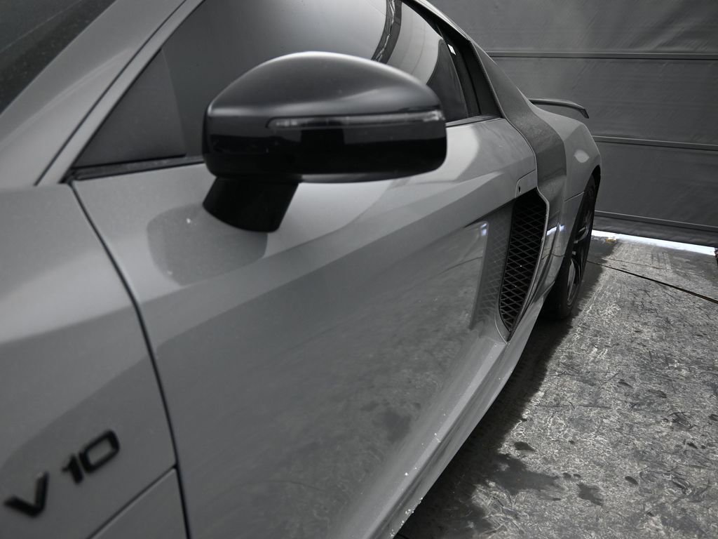 Used 2010 Audi R8 V10 image 35