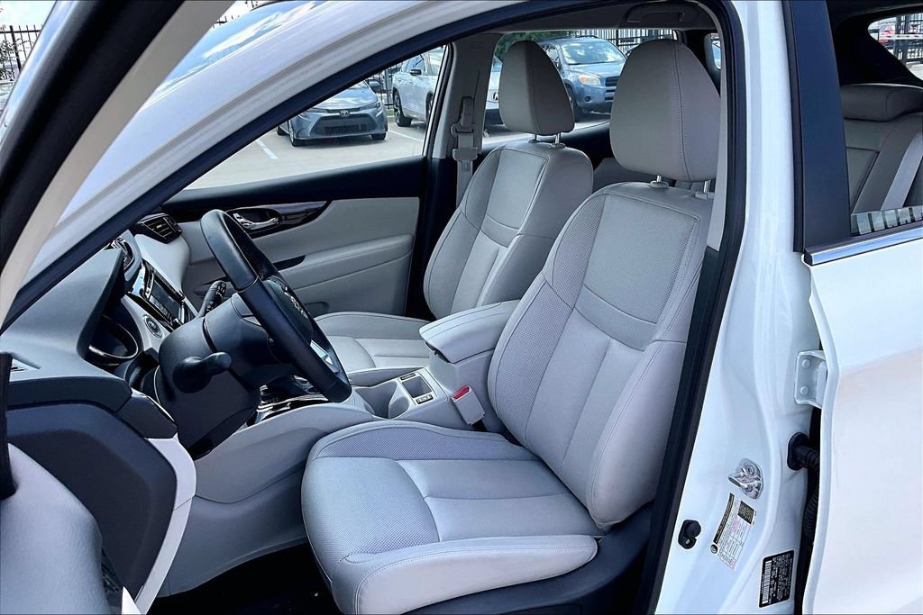 Used 2022 Nissan Rogue Sport SL AWD/4WD image 29