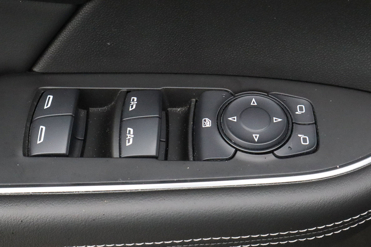 Used 2021 Buick Envision Essence w/ Technology Package I image 14