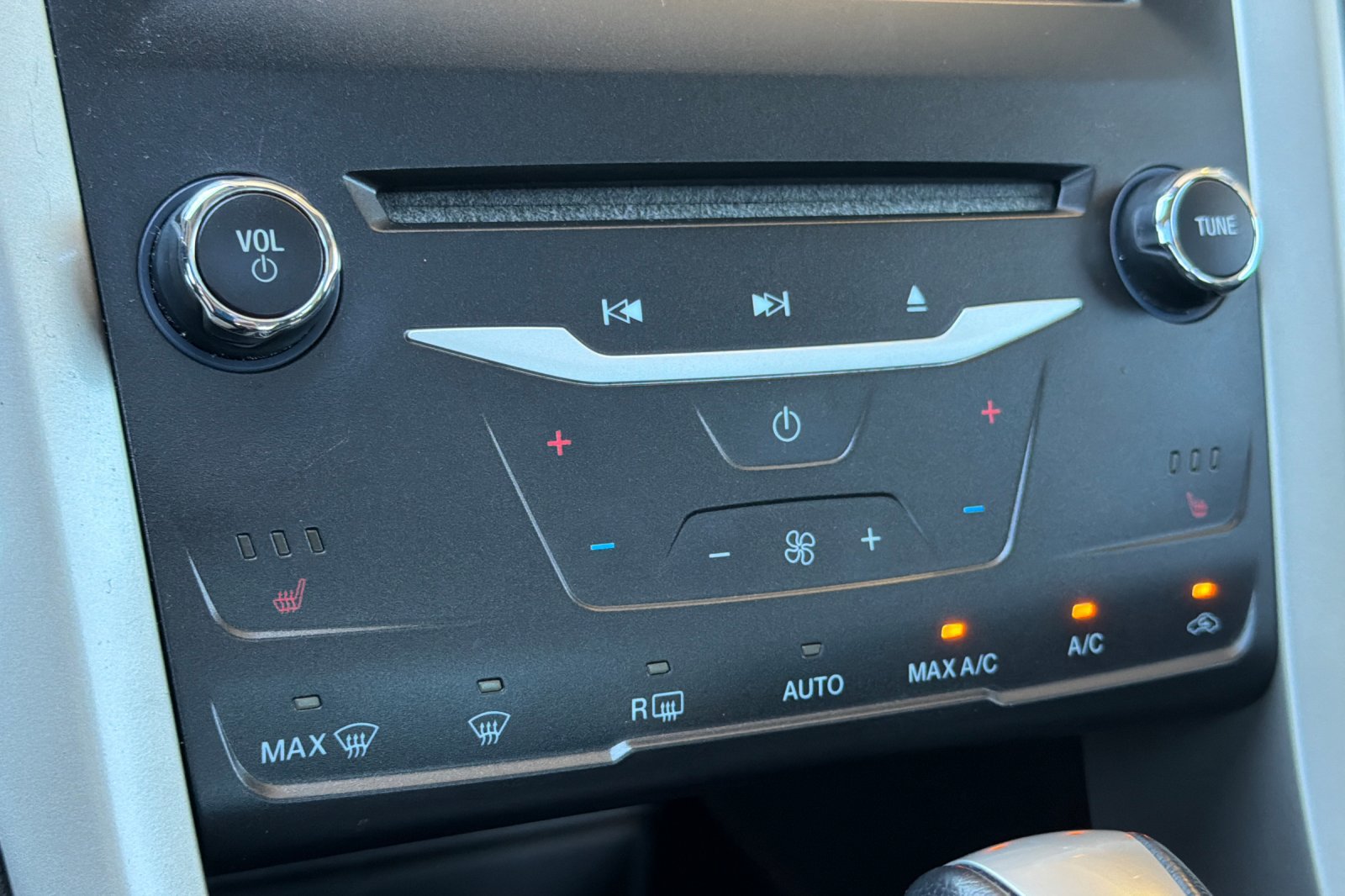 Used 2015 Ford Fusion Energi SE FWD image 20