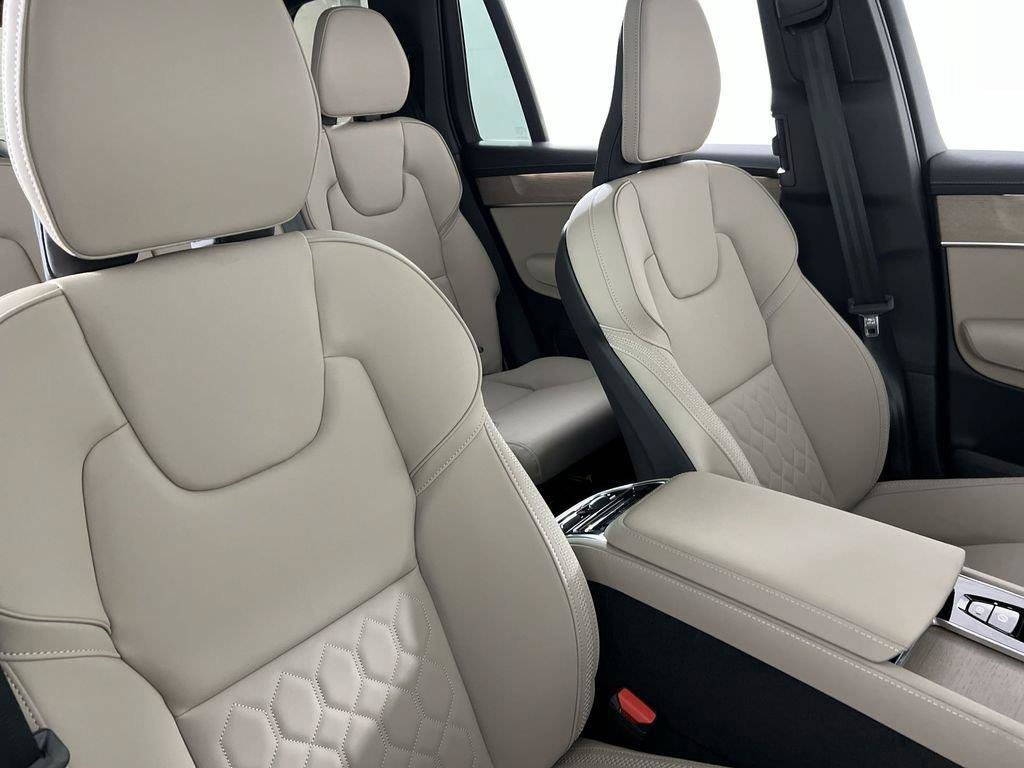 Used 2026 Volvo XC90 T8 Plus w/ Protection Package Premier AWD/4WD image 24