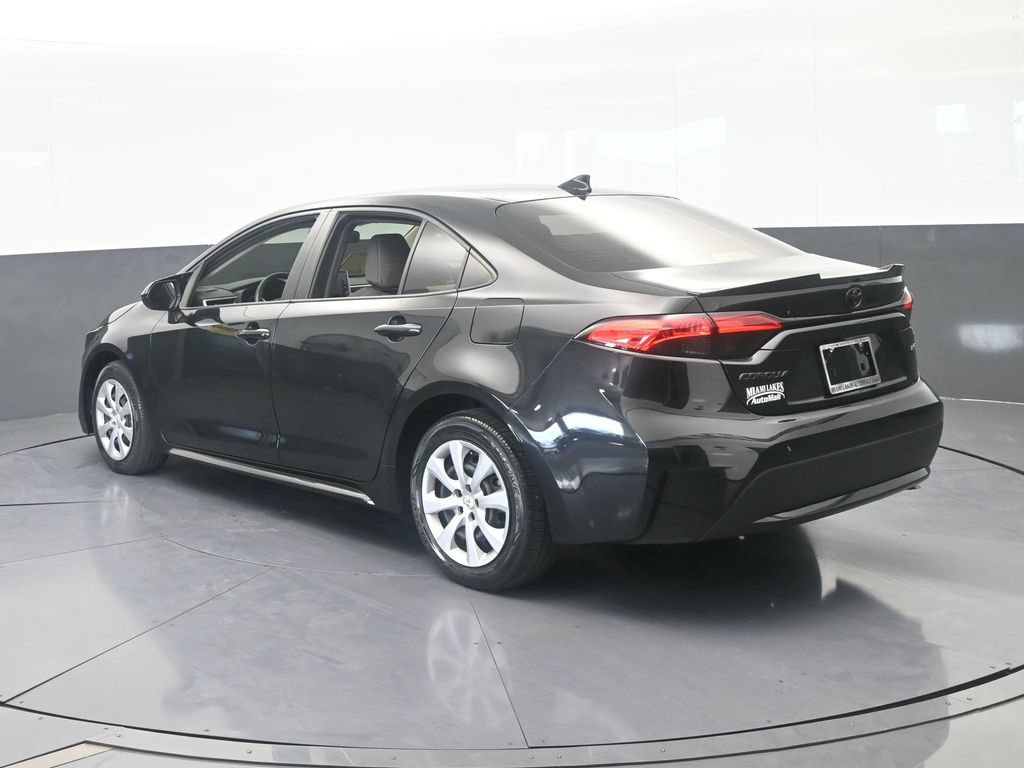 Used 2021 Toyota Corolla LE FWD image 4