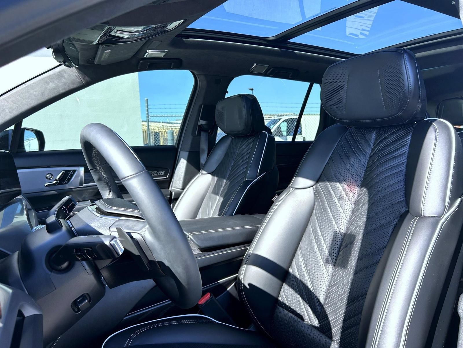 Certified 2026 Cadillac Vistiq Platinum AWD/4WD image 17