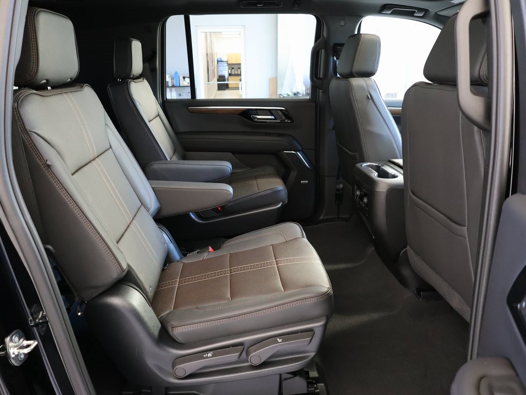 New 2025 Chevrolet Suburban High Country image 39