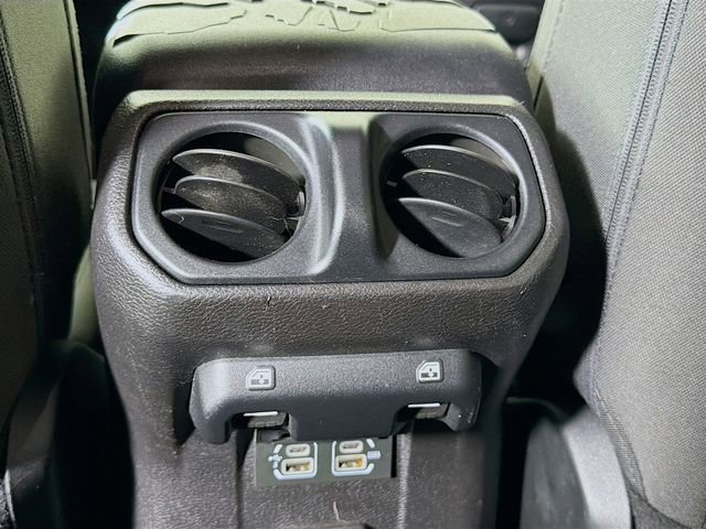 Used 2018 Jeep Wrangler Unlimited Sahara w/ Uconnect 4C Nav & Sound Group image 26