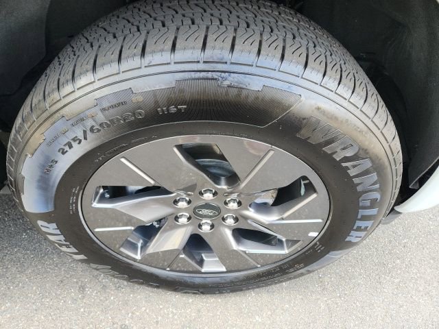 Used 2024 Ford F150 Lightning Lariat image 10