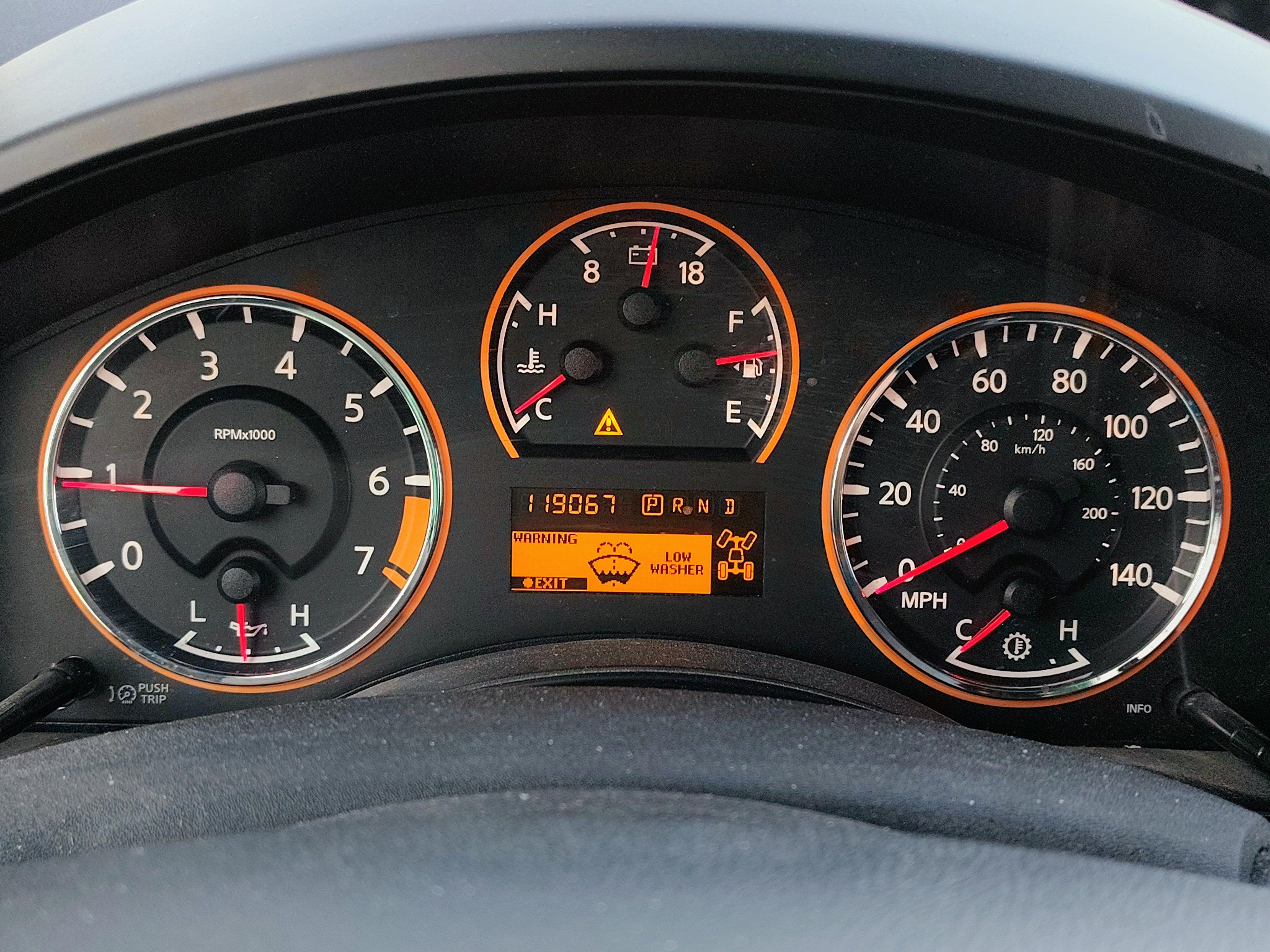 Used 2013 Nissan Titan SL w/ Moonroof Pkg image 18