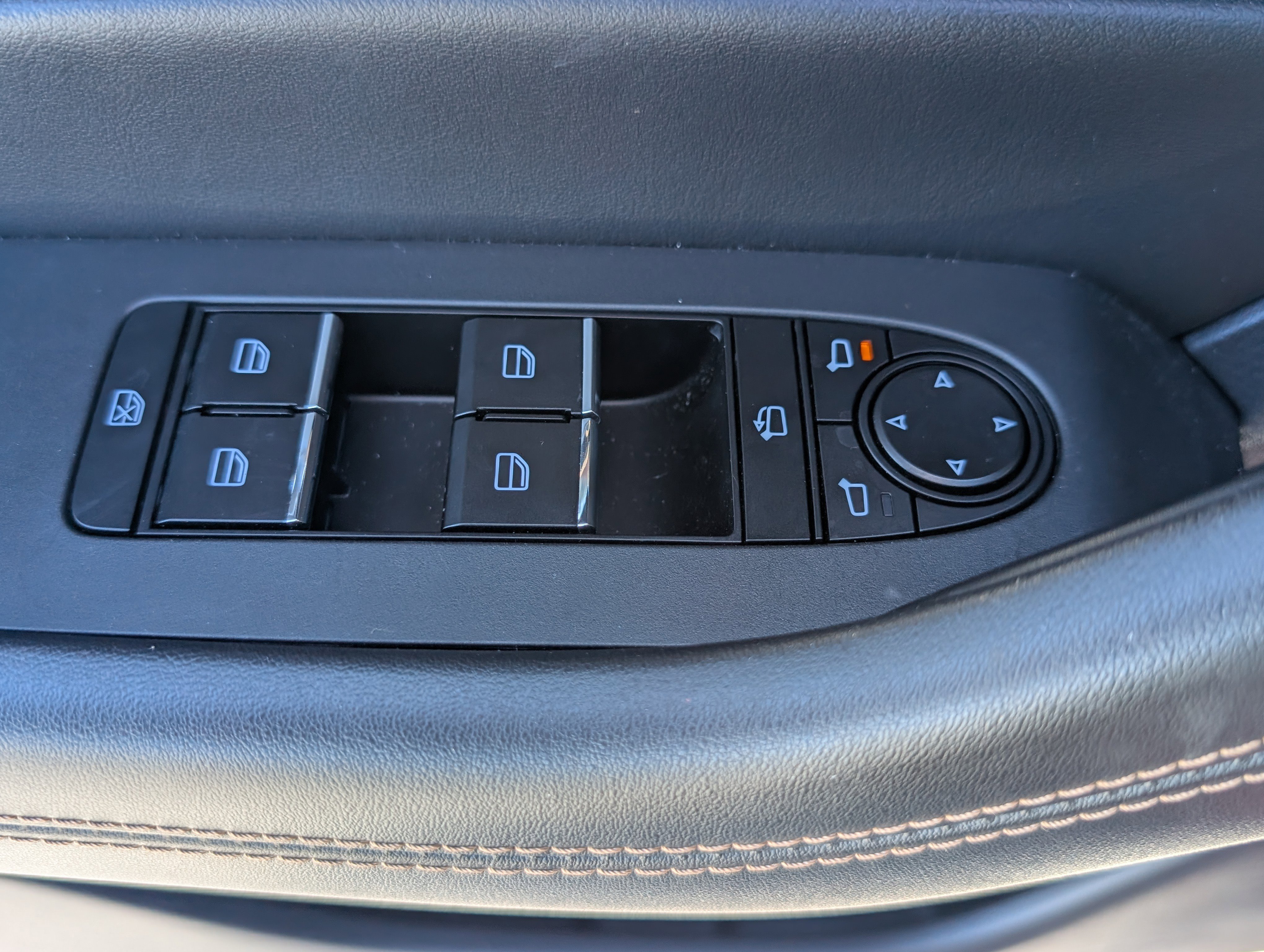 Used 2024 MAZDA CX-90 Plug-In Hybrid w/ Premium Plus image 22