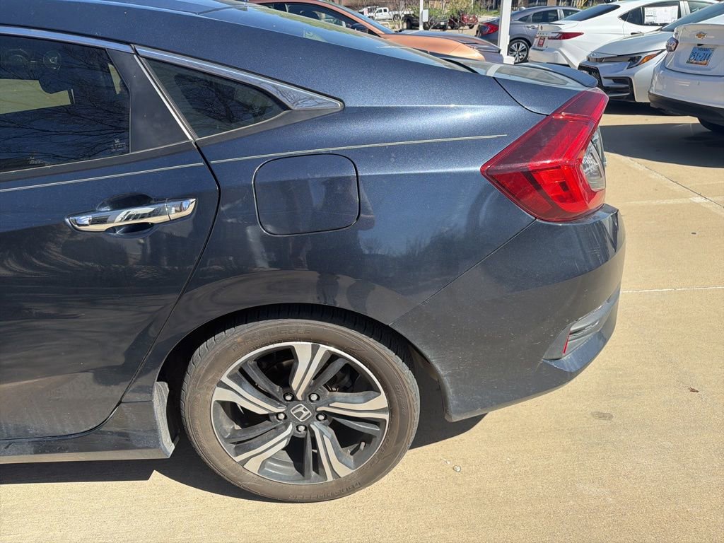 Used 2018 Honda Civic Touring image 7