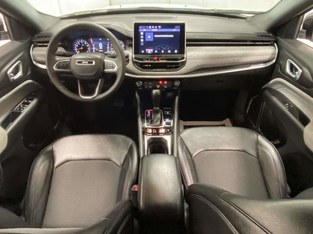 Used 2024 Jeep Compass Latitude image 9