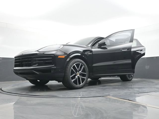 Certified 2024 Porsche Cayenne Coupe AWD/4WD image 31