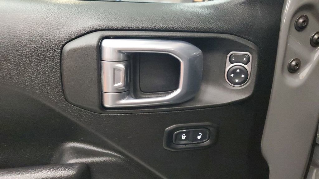 Used 2022 Jeep Wrangler Unlimited Rubicon image 21