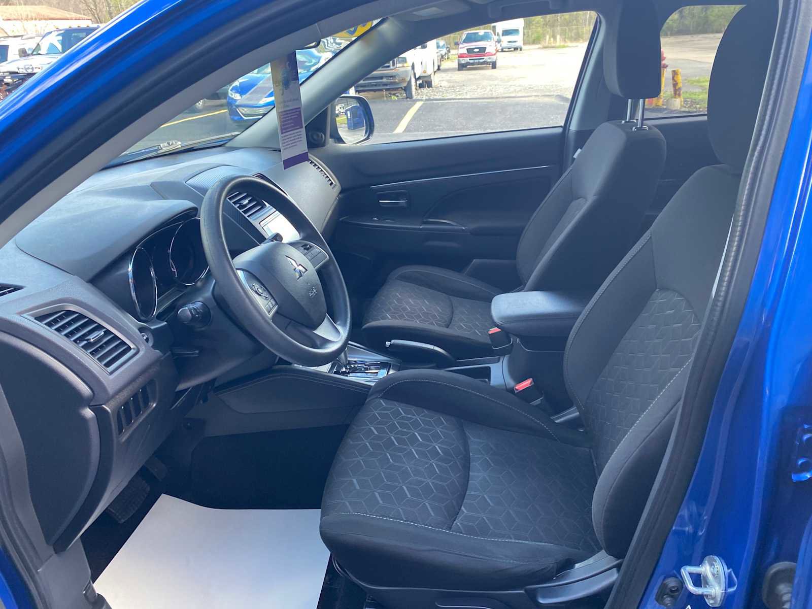 Used 2020 Mitsubishi Outlander Sport ES FWD image 10