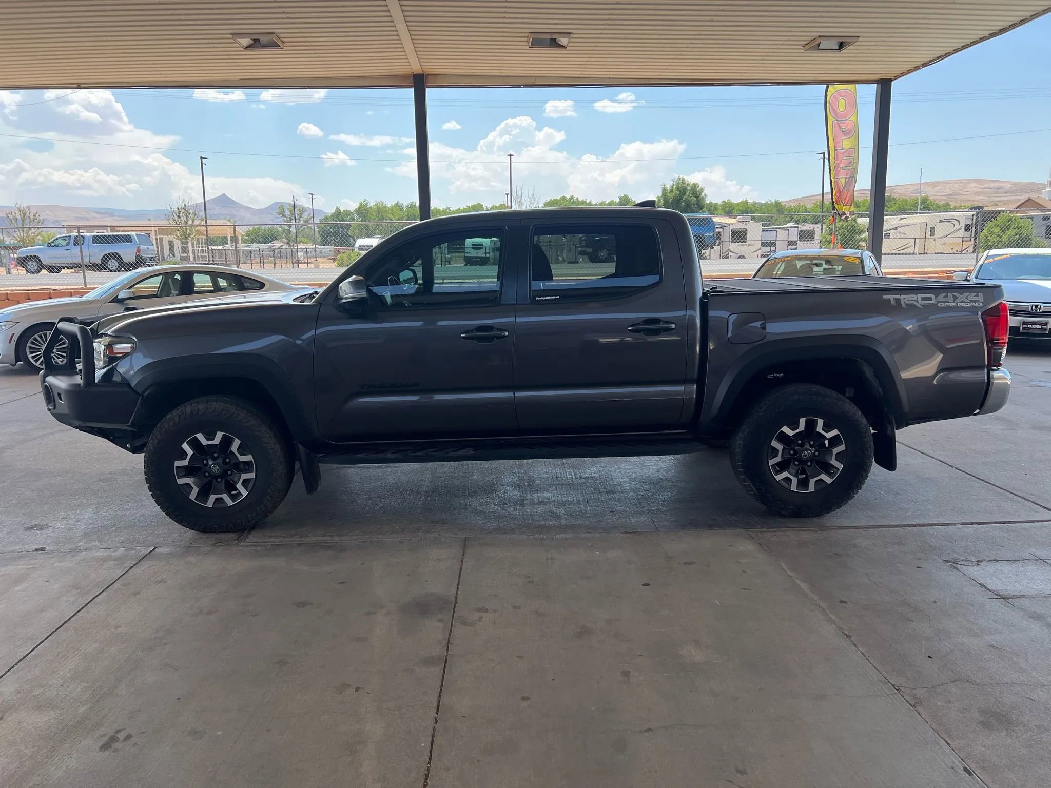 Used 2019 Toyota Tacoma TRD Off-Road image 8