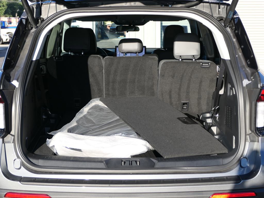 Used 2025 Ford Explorer Active w/ Active Comfort Package image 24