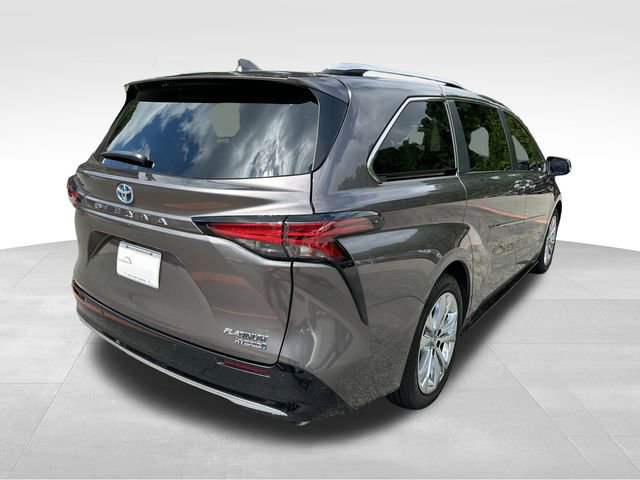Used 2024 Toyota Sienna Platinum image 5