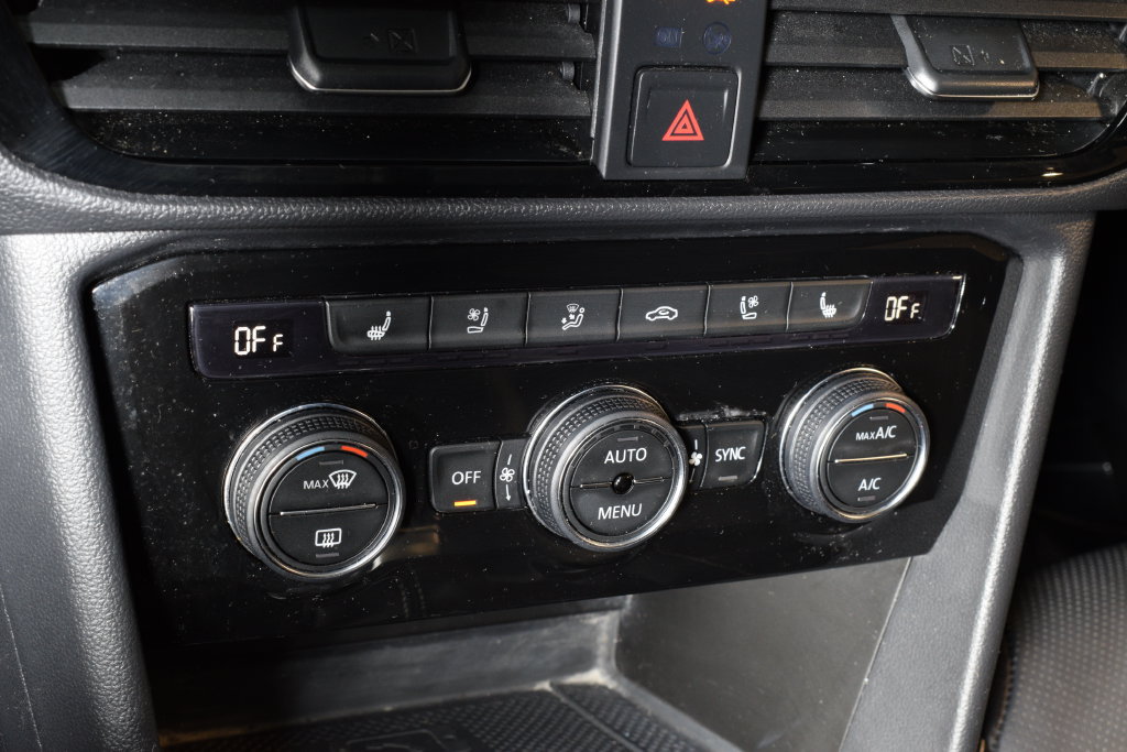 Used 2023 Volkswagen Taos SEL AWD/4WD image 25