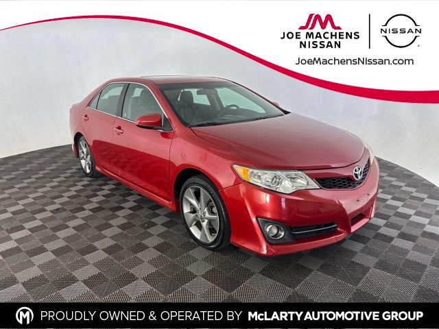 Used 2012 Toyota Camry SE FWD image 1