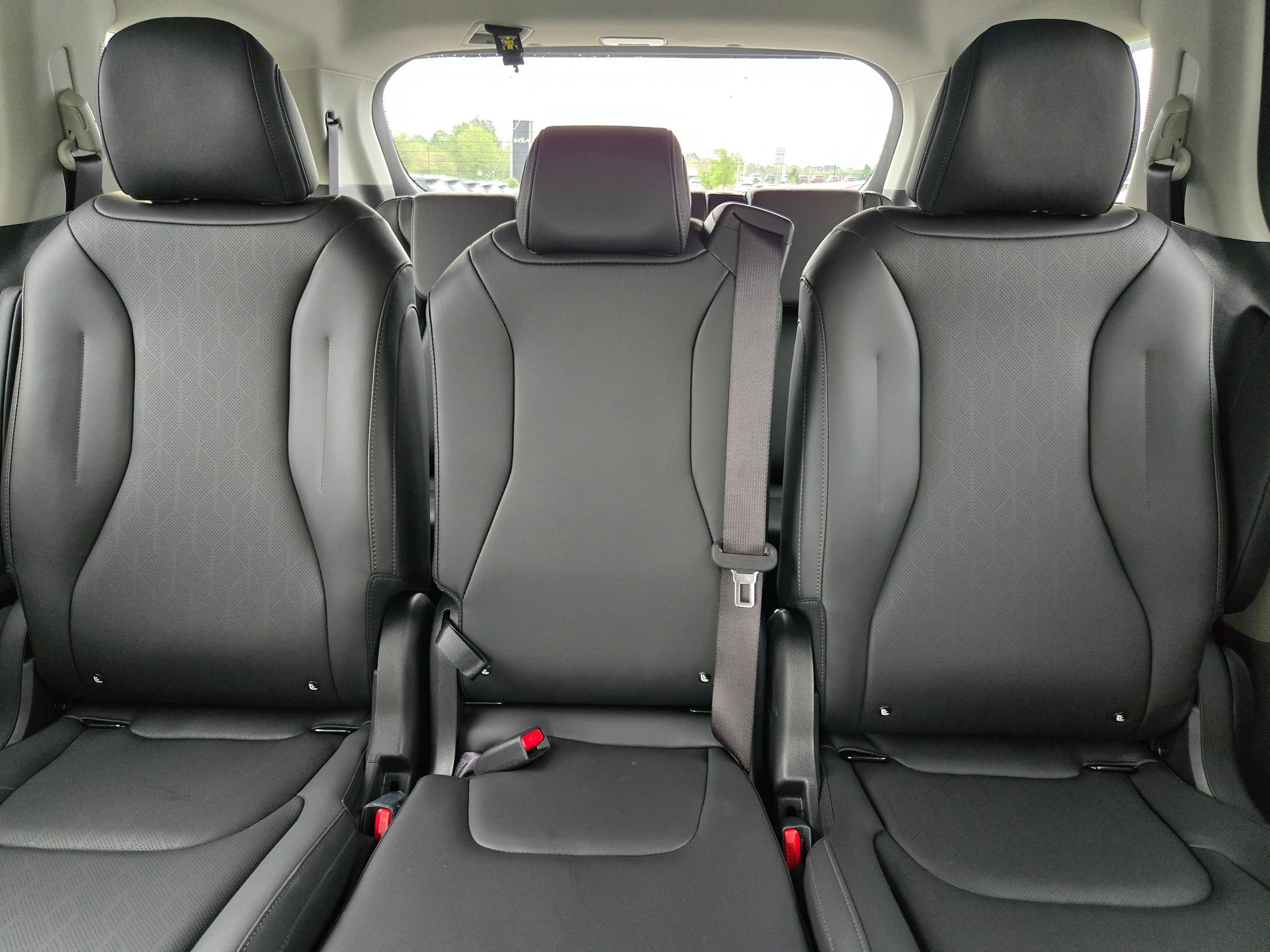 New 2026 Kia Carnival EX FWD image 13