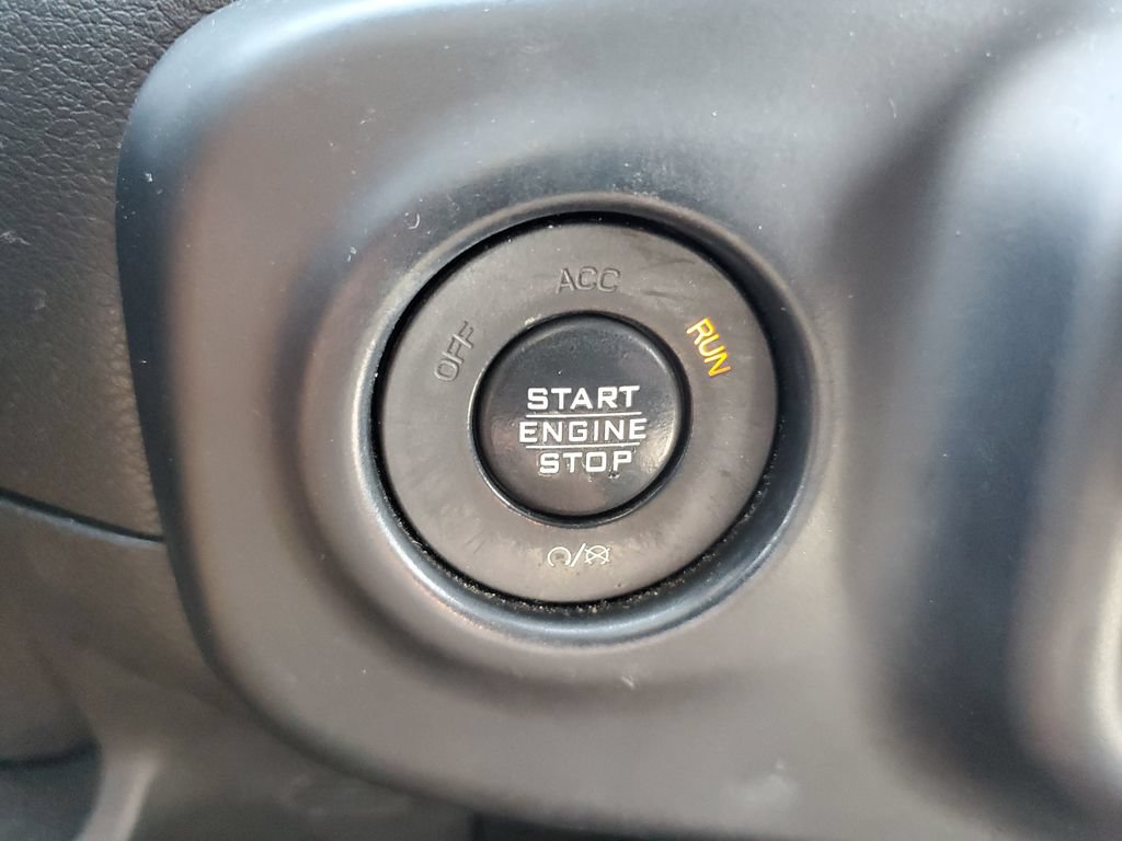 Used 2019 Jeep Wrangler Unlimited Sahara AWD/4WD image 24