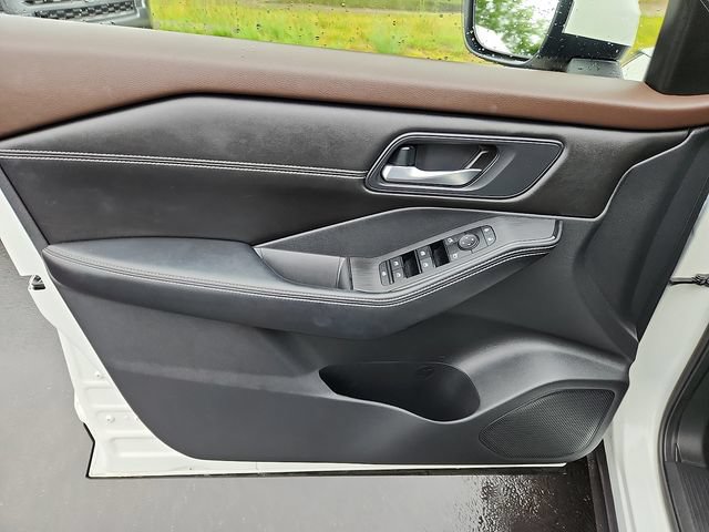 Certified 2023 Nissan Rogue SV w/ SV Premium B Package AWD/4WD image 13