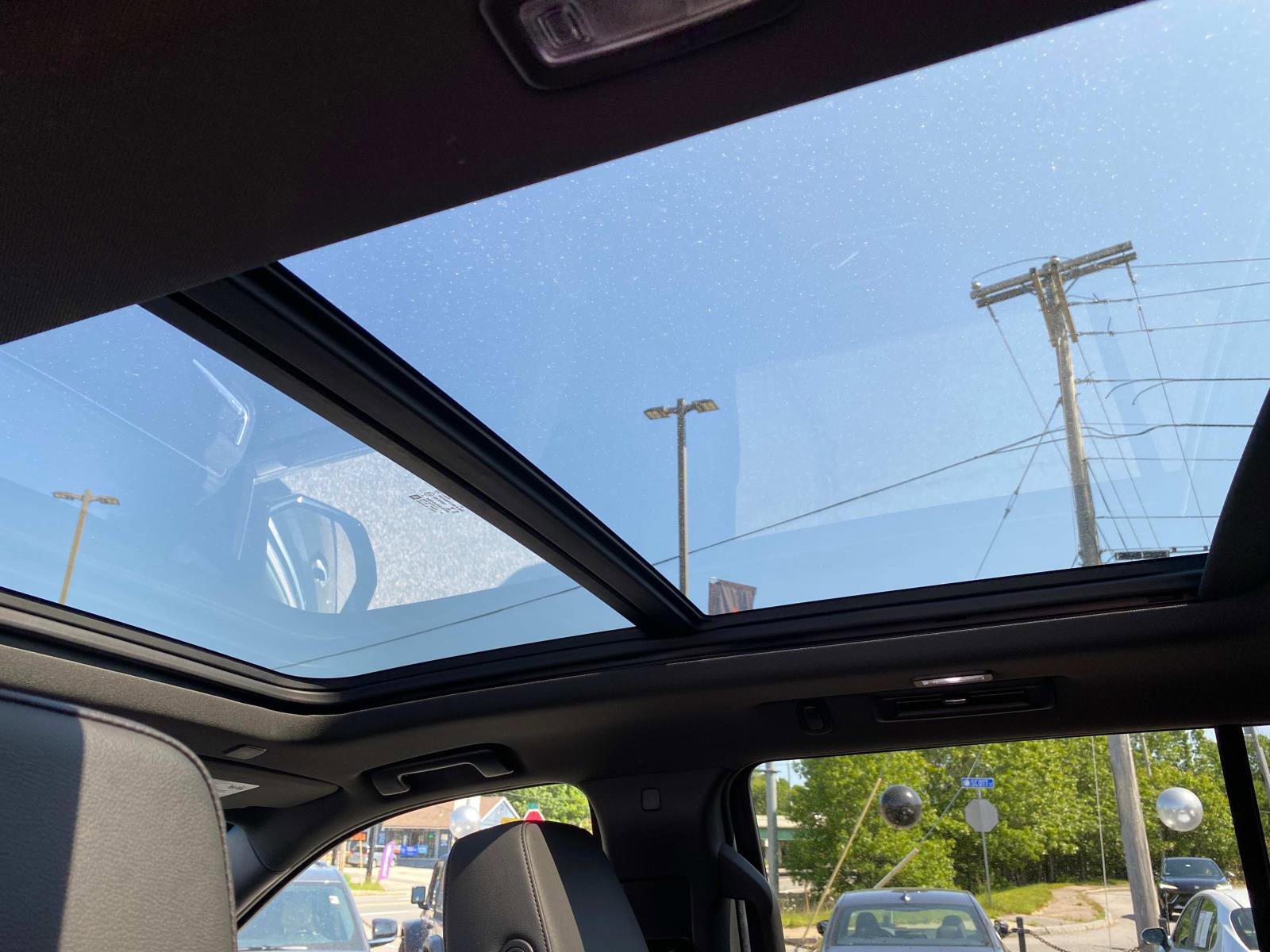 Used 2021 Chevrolet Tahoe Z71 w/ Z71 Signature Package image 11